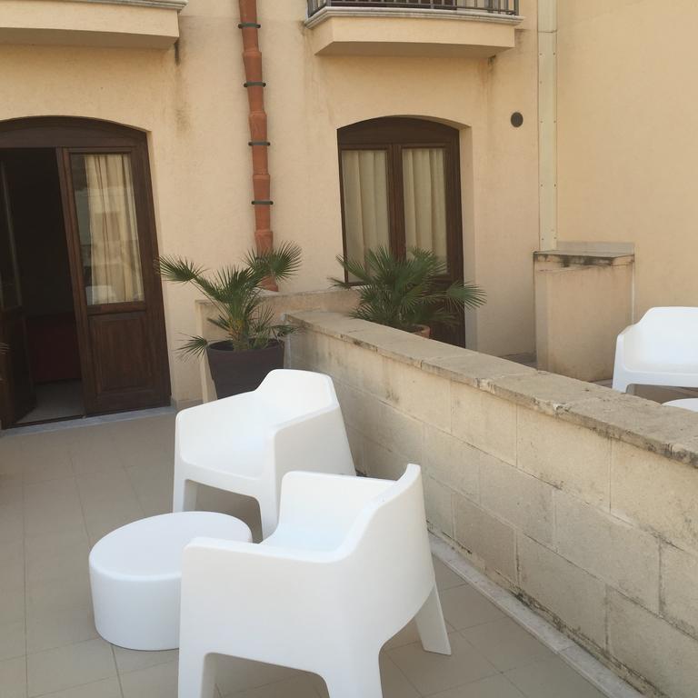 Hotel Il Portico Favignana Exterior photo